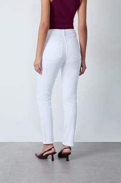 Slim Jeans;${refinementColor}