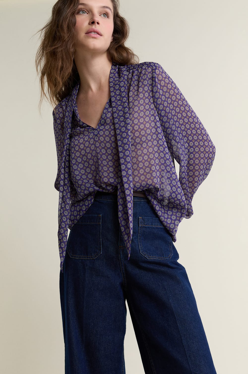 Blouse &agrave; nouer sur le devant &agrave; imprim&eacute;;${refinementColor}
