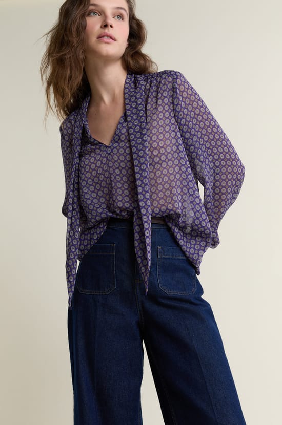 Blouse &agrave; nouer sur le devant &agrave; imprim&eacute;;${refinementColor}