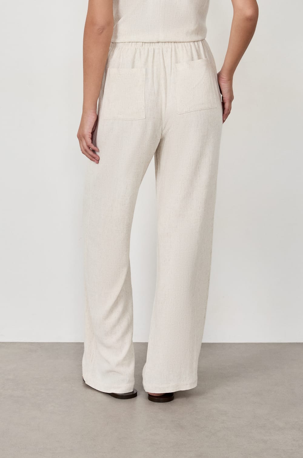 Wide Trousers;${refinementColor}