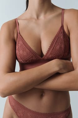 Bra N.8 - The Wireless Triangle Lace Bra;${refinementColor}