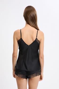 Caraco satiné détails dentelle;${refinementColor}