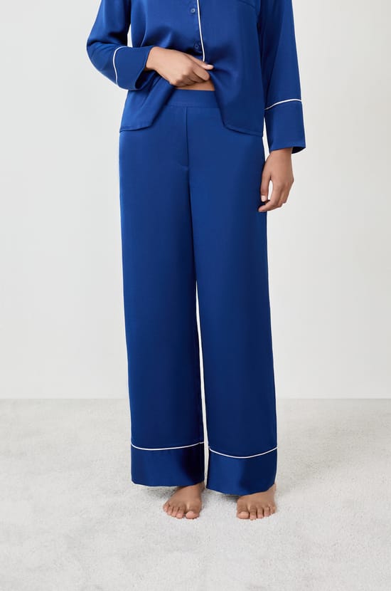 Pantalon de pyjama satiné;${refinementColor}