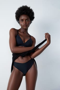 High-leg Tanga in Microfiber;${refinementColor}