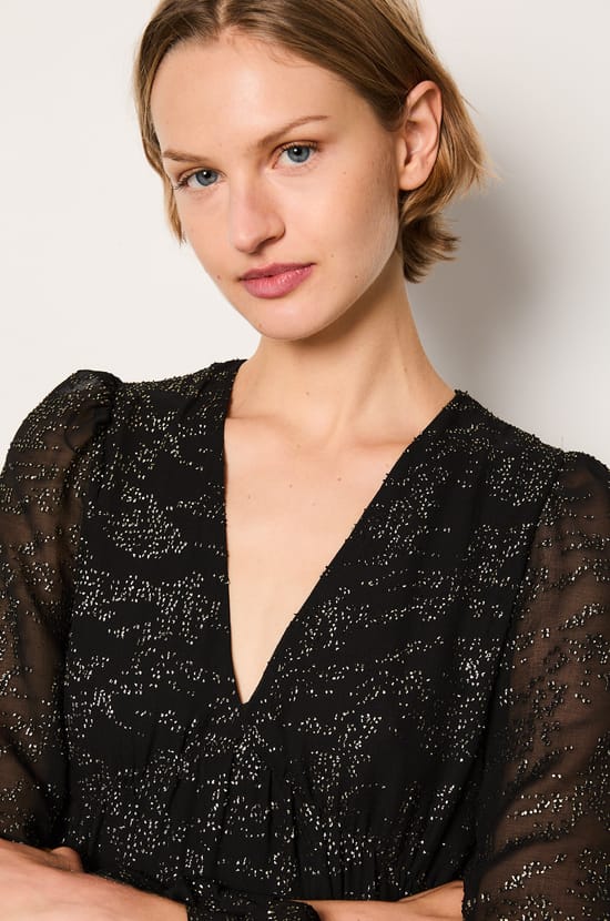 Robe longue irisée décolleté au dos;${refinementColor}