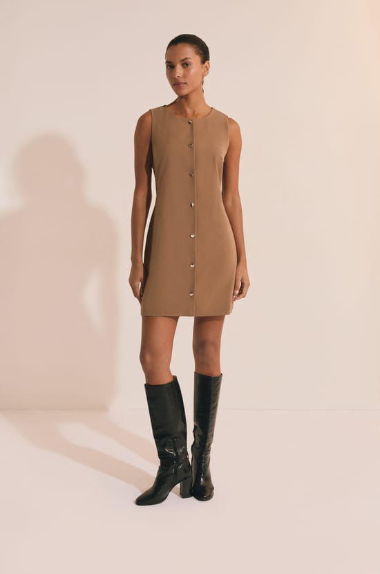 Robe courte sans manches;${refinementColor}