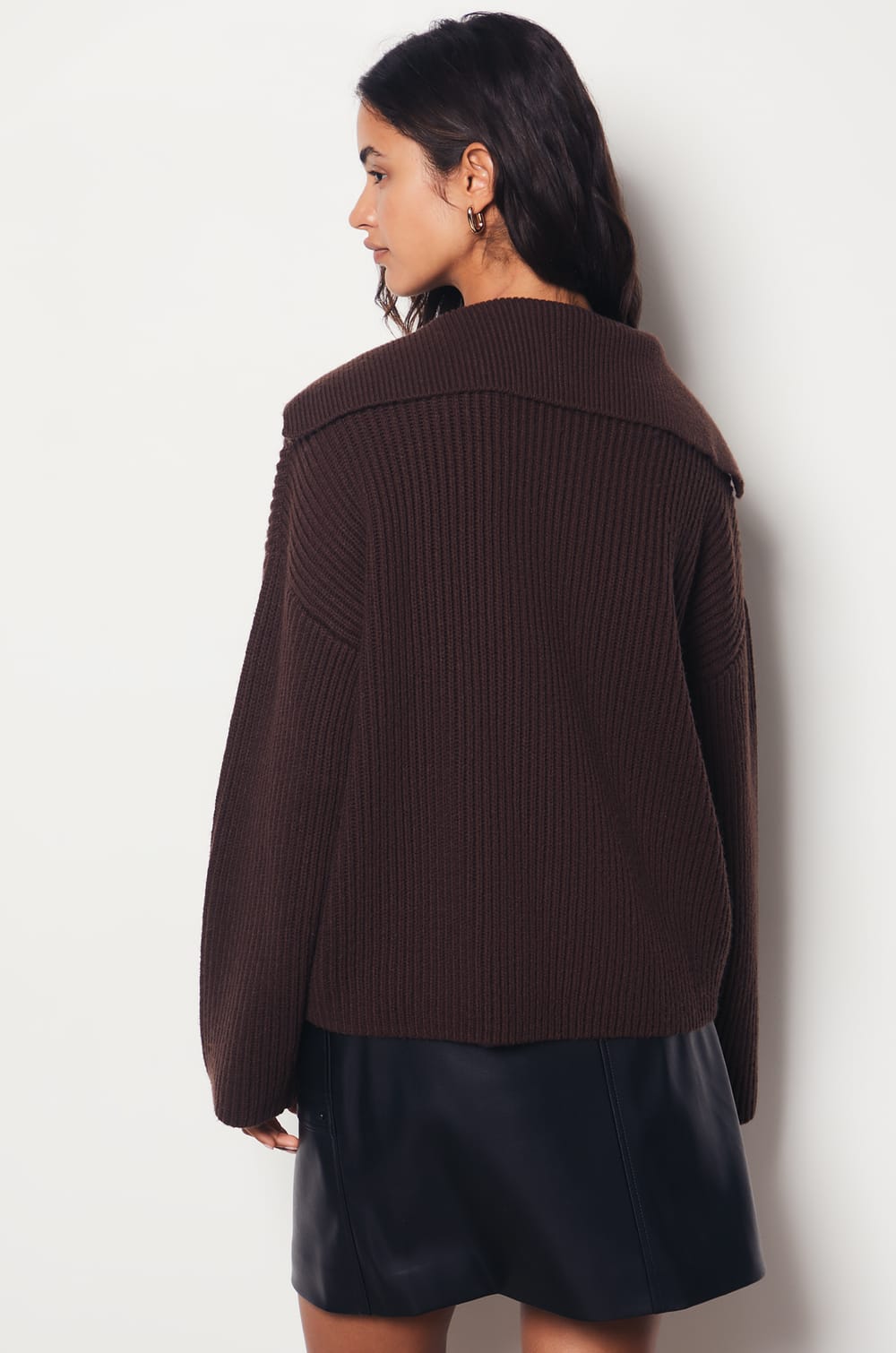 Pullover mit V-Ausschnitt;${refinementColor}