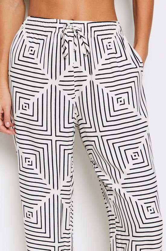 Geometric Print Flowy Trousers;${refinementColor}