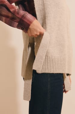Pull sans manches &agrave; nouer sur le c&ocirc;t&eacute;;${refinementColor}