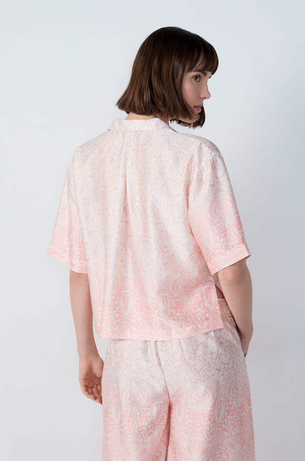 Short-Sleeved Patterned Satin Pajama Shirt;${refinementColor}
