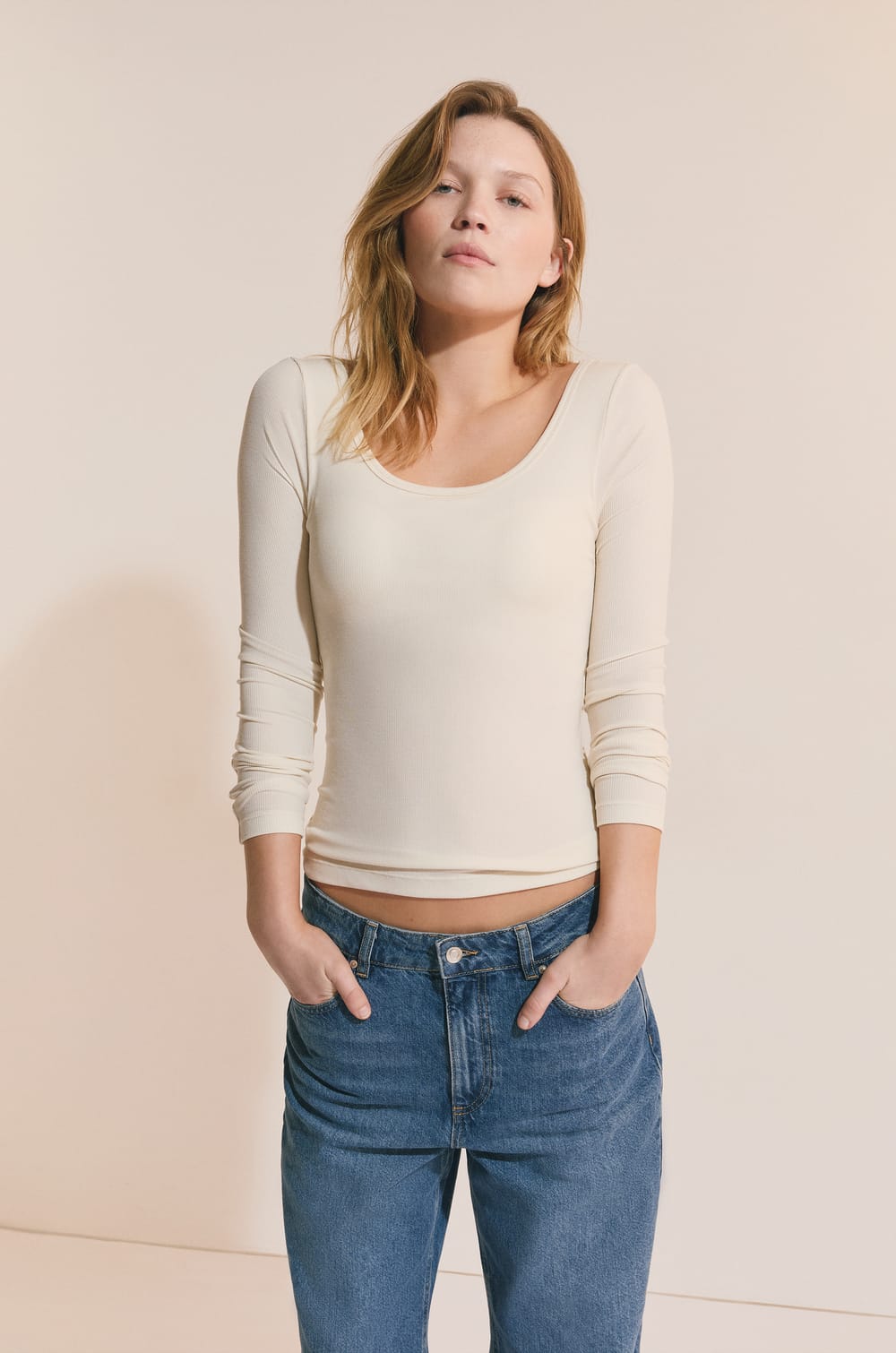 Long-sleeved round neck t-shirt with integrated bra;${refinementColor}