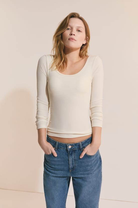 Long-sleeved round neck t-shirt with integrated bra;${refinementColor}
