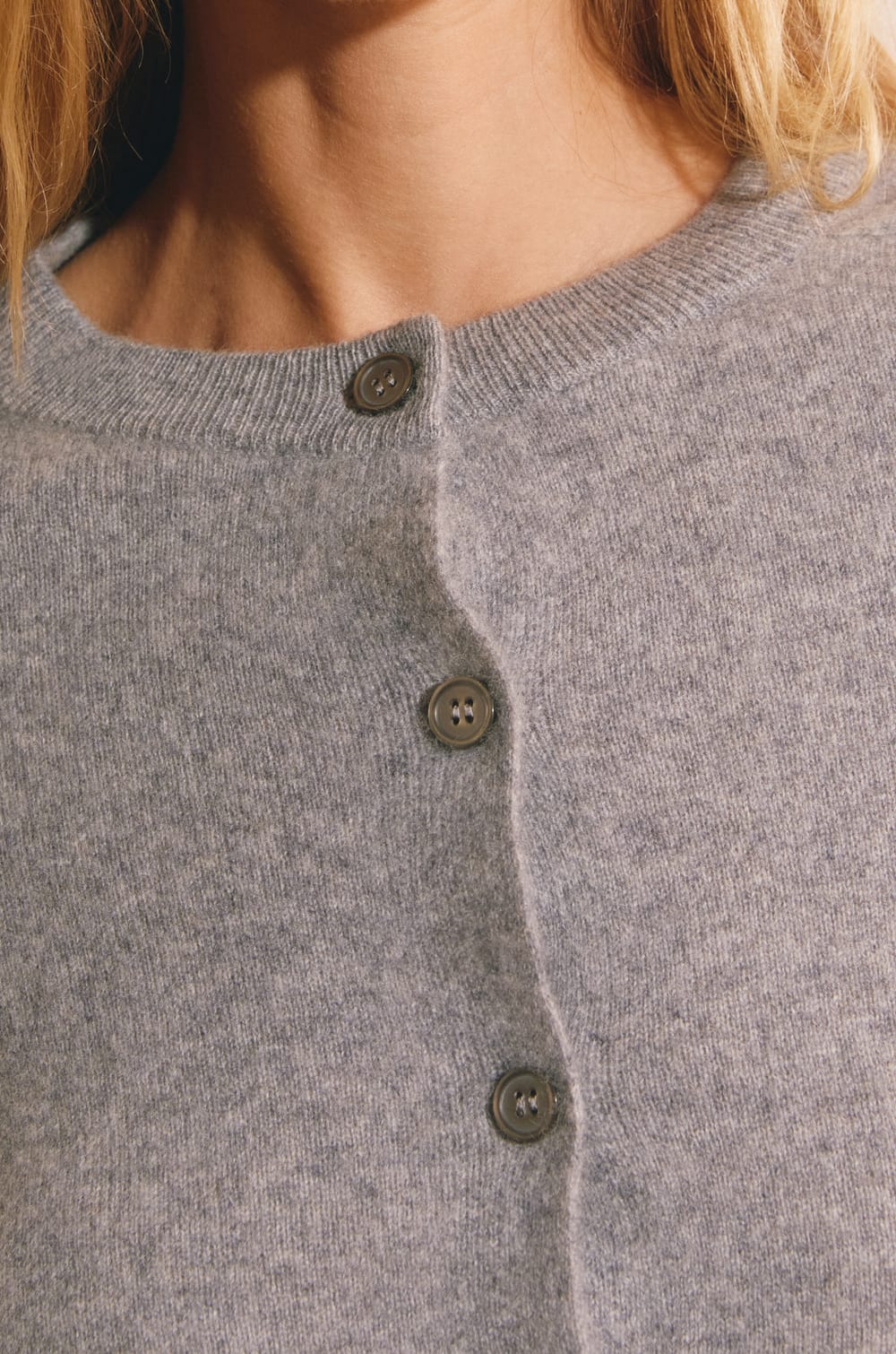 Cardigan &agrave; manches longues 100% cachemire;${refinementColor}