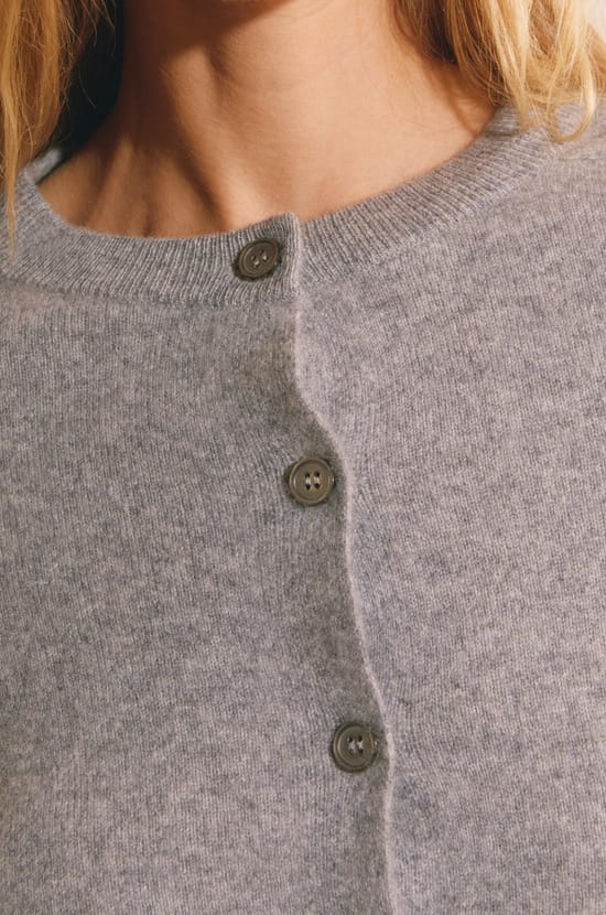 Cardigan &agrave; manches longues 100% cachemire;${refinementColor}