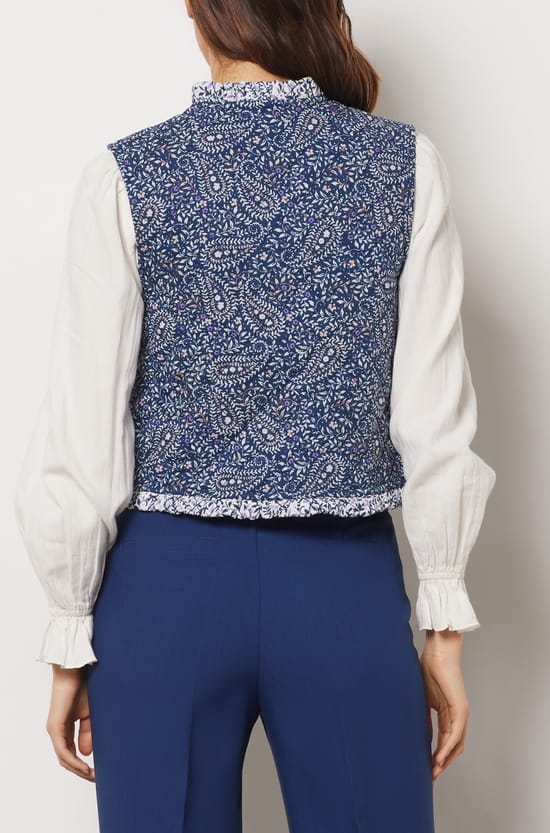 Veste sans manches matelassée à motif ;${refinementColor}