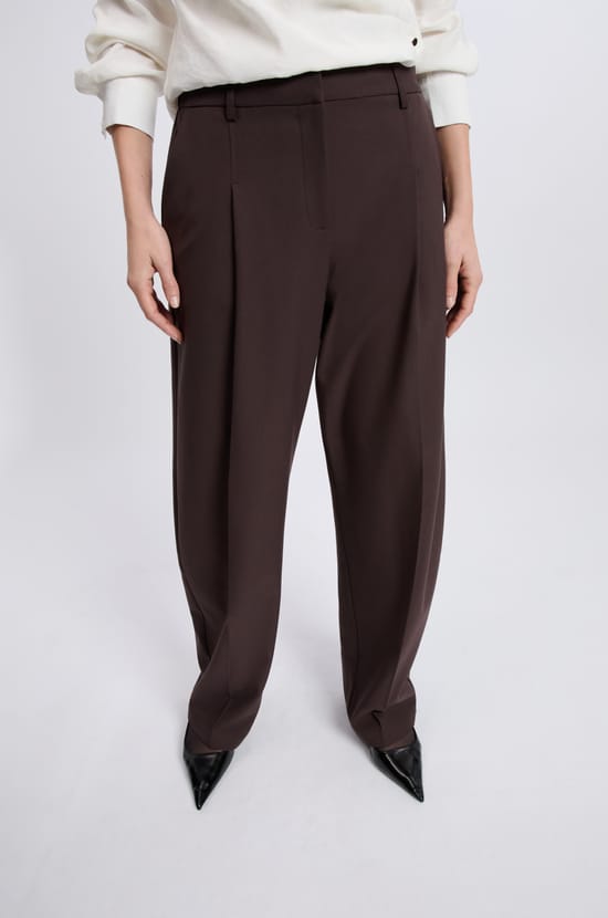 Wide Straight Trousers;${refinementColor}