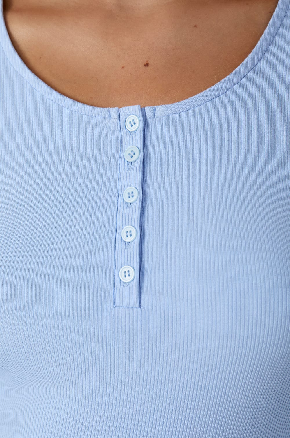 T-shirt manches longues avec boutons;${refinementColor}