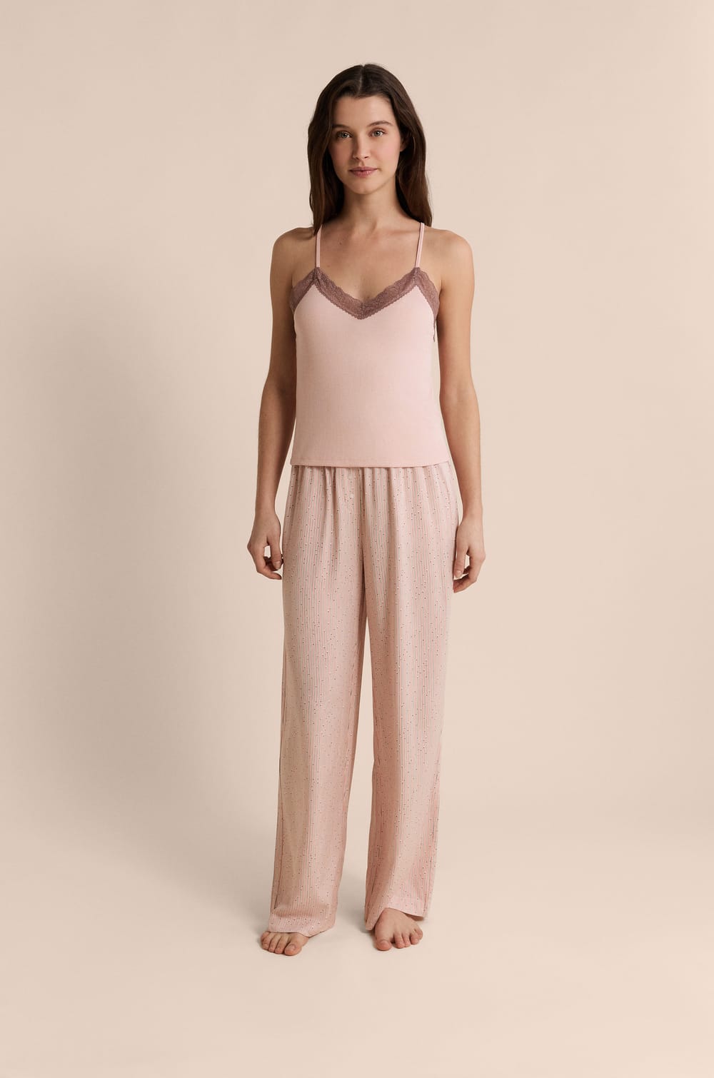 D&eacute;bardeur bicolore avec d&eacute;tails dentelle r&eacute;alis&eacute; en fibre SEACELL&reg;;${refinementColor}