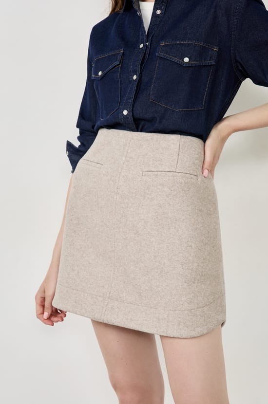 Short Skirt;${refinementColor}