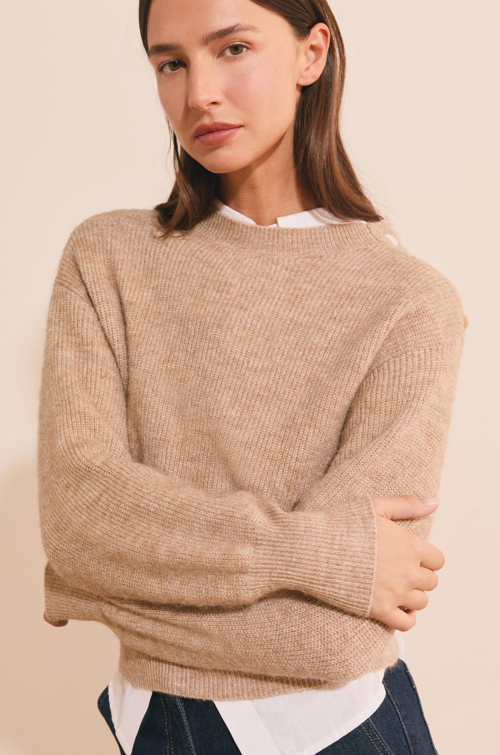 Pull manches longues avec d&eacute;tails boutons;${refinementColor}