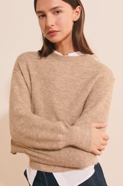 Pull manches longues avec d&eacute;tails boutons;${refinementColor}
