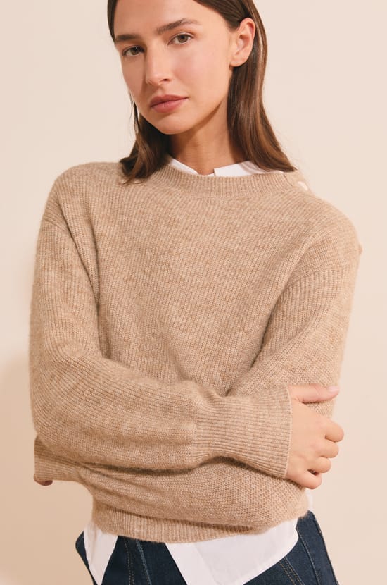 Pull manches longues avec d&eacute;tails boutons;${refinementColor}