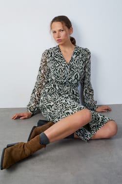 Long flowing printed dress with metallic effect;${refinementColor}