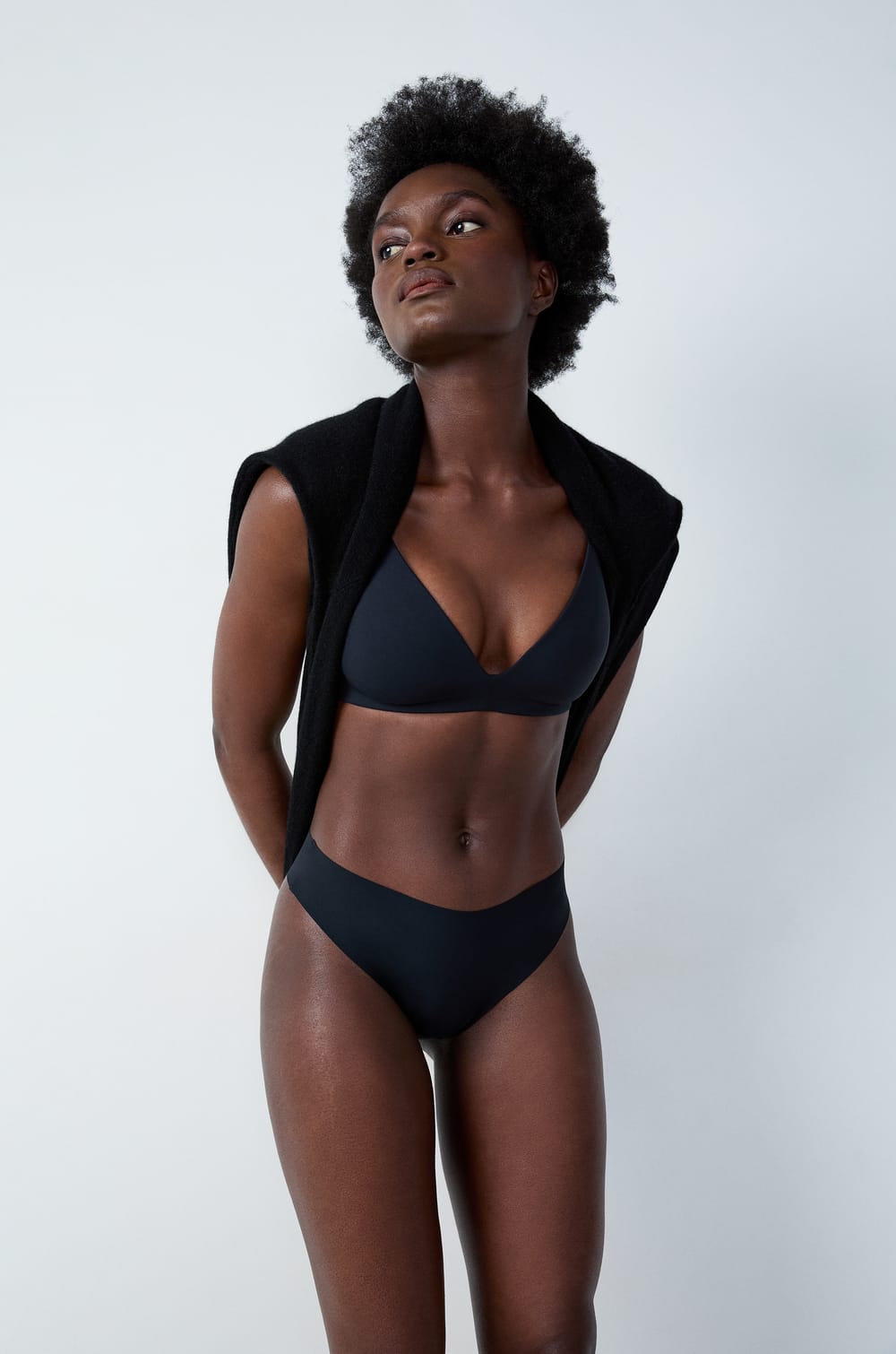 Soutien-gorge coques fines sans armatures en microfibre;${refinementColor}