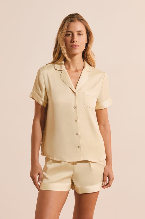 Chemise de nuit manches courtes satin&eacute;e;${refinementColor}