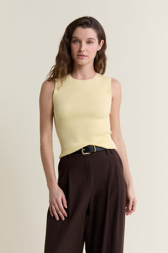 D&eacute;bardeur en maille fine c&ocirc;tel&eacute;e;${refinementColor}