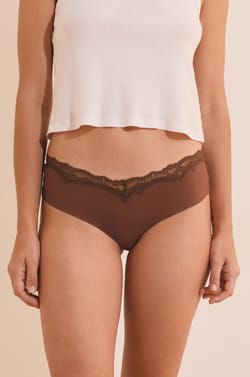 Hipster avec d&eacute;tail dentelle;${refinementColor}