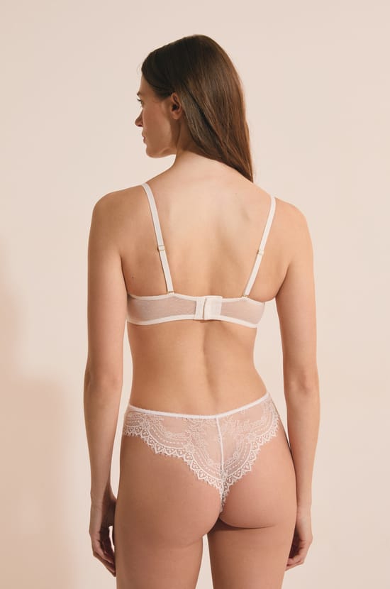 Soutien-gorge bandeau en broderie;${refinementColor}