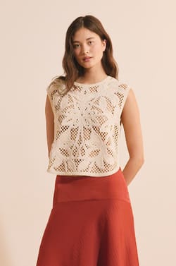 T-shirt avec broderie;${refinementColor}