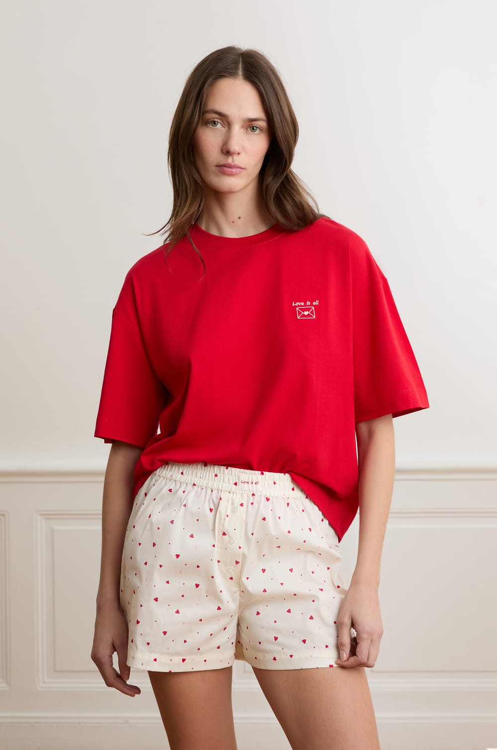 T-shirt manches courtes &agrave; inscripton "love is all" en coton;${refinementColor}