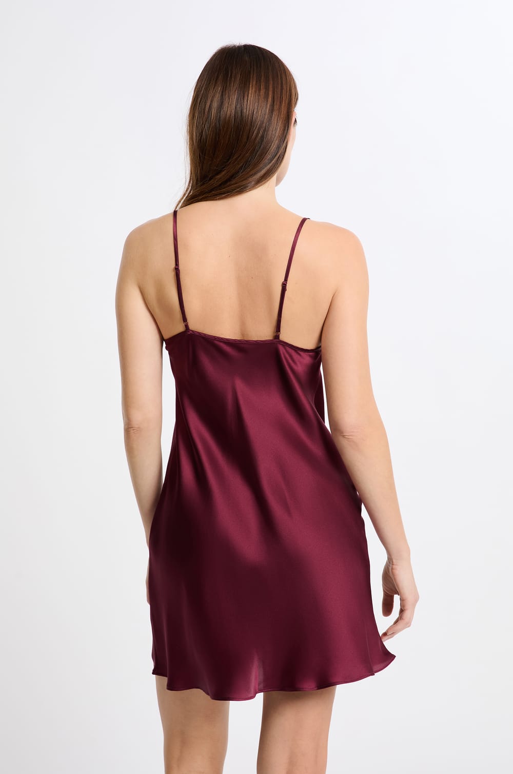 Nuisette en soie détails dentelle;${refinementColor}