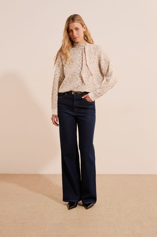 Pull &agrave; motif l&eacute;opard avec lien &agrave; nouer;${refinementColor}