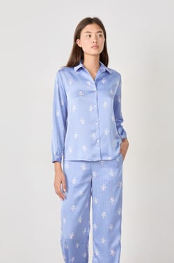 Satynowa koszula piżamowa z nadrukiem;${refinementColor}