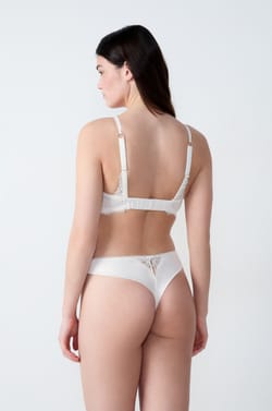 Wireless Lace Triangle Bra;${refinementColor}