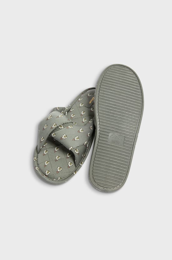 Printed Flip-Flop Slippers;${refinementColor}