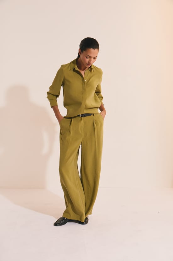 Pantal&oacute;n ancho con pinzas;${refinementColor}