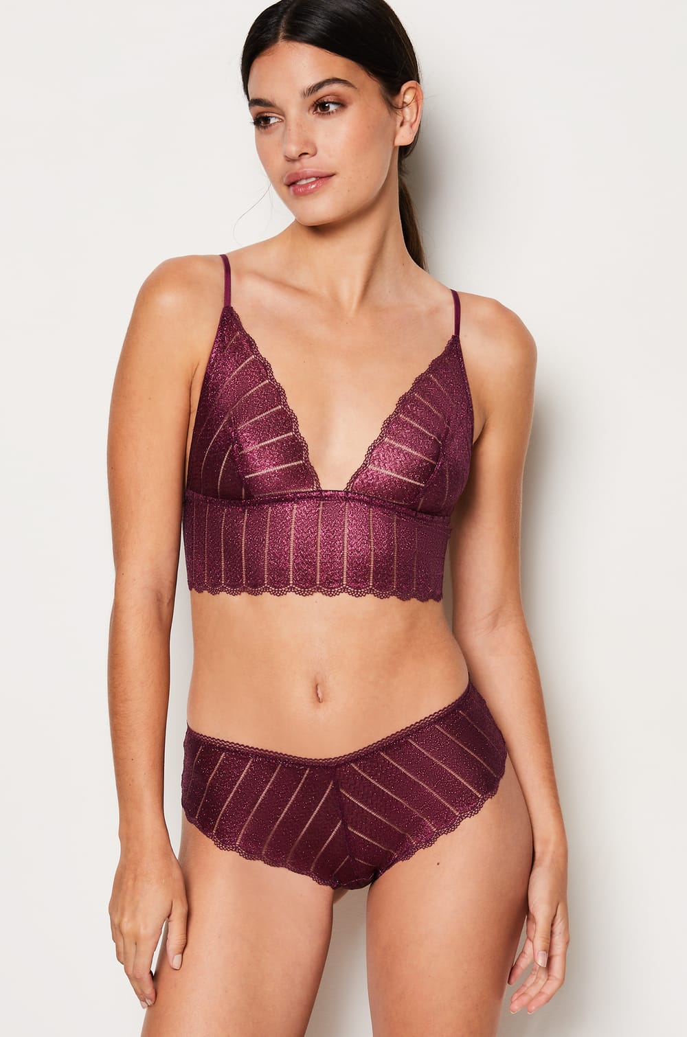 Shorty en dentelle irisé;${refinementColor}