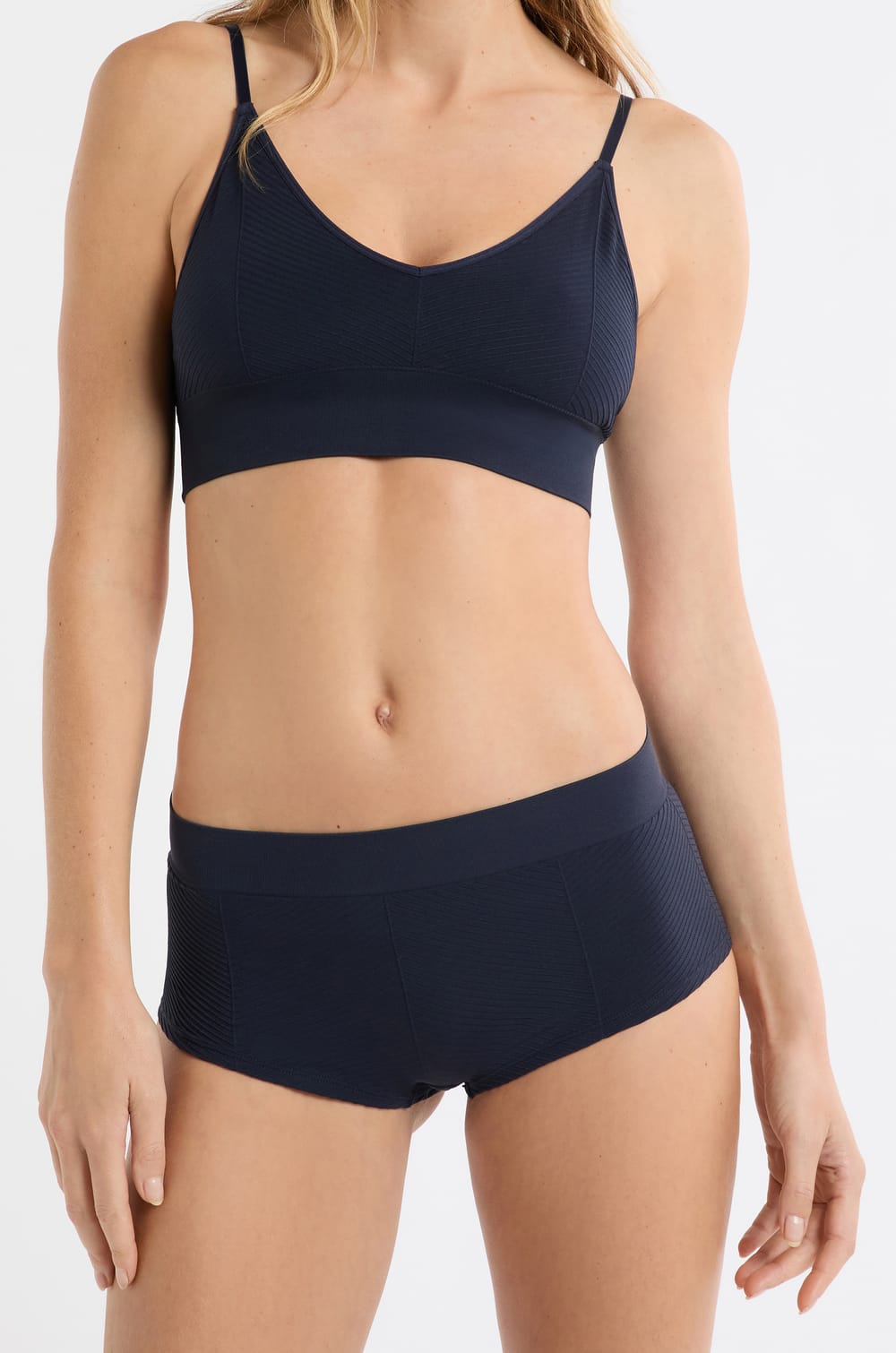 Seamless Boyshorts;${refinementColor}