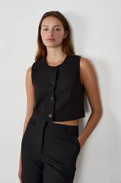 Top sans manches court avec boutons;${refinementColor}