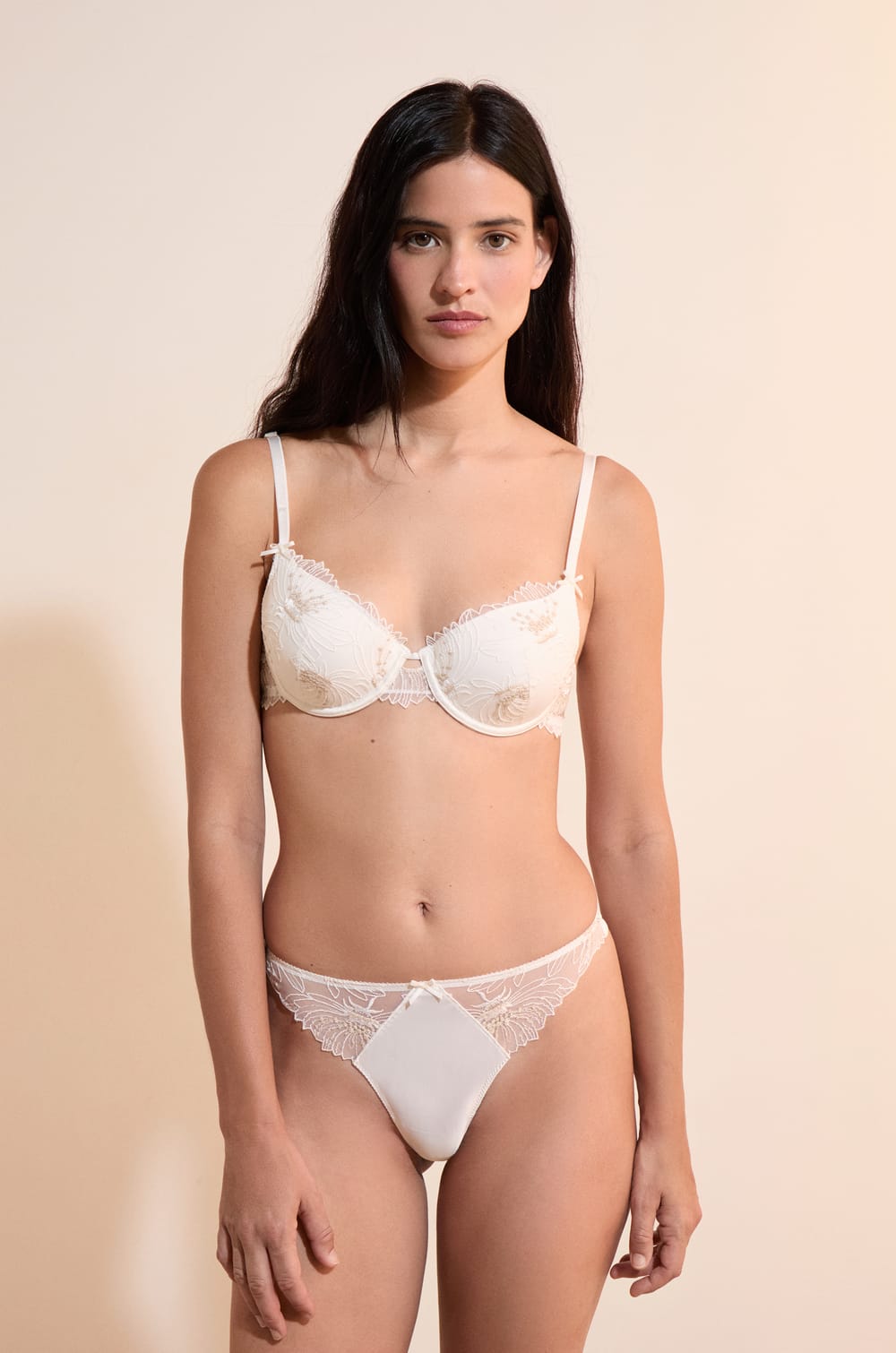 Soutien-gorge N.4 - Le coques fines en broderie florale;${refinementColor}