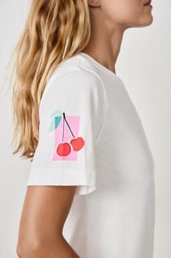 T-shirt imprim&eacute; "Sweet Cherie" en coton;${refinementColor}