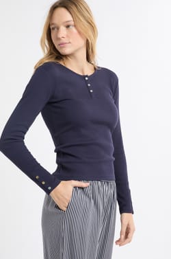 Langarm-T-Shirt aus Baumwolle mit Knöpfen;${refinementColor}