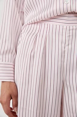 Pantalon de pyjama en satin à rayures;${refinementColor}