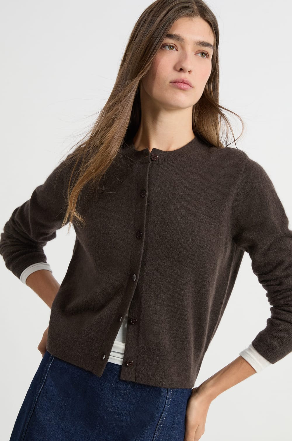 Pull cardigan avec boutons en cachemire;${refinementColor}