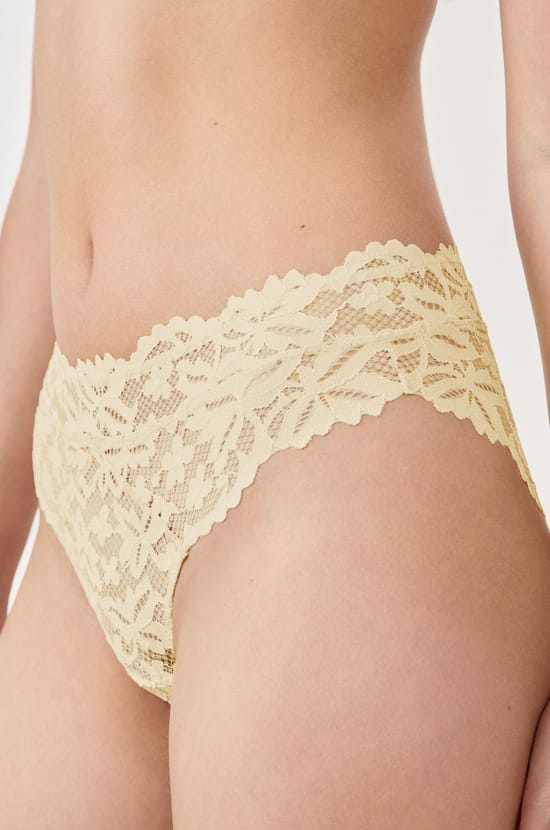 Culotte en dentelle;${refinementColor}