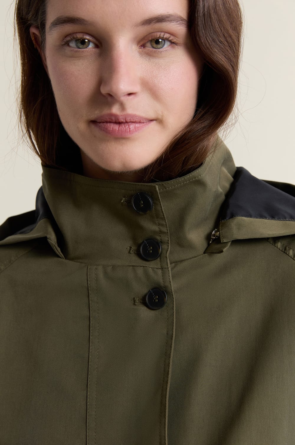 Trench &agrave; capuche avec coton;${refinementColor}